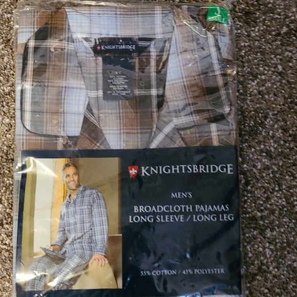 Pajamas still in package - Picture 1 of 4